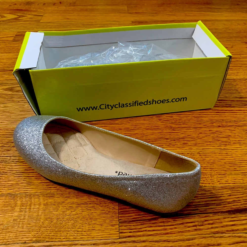 Silver Glitter flats, size 6